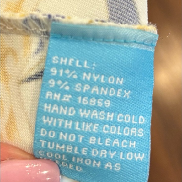 J McLaughlin Celestial Nautical Compass Short Sleeve Blouse Sz Medium - Picture 6 of 6